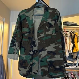 Vintage army print jacket, fits like a large